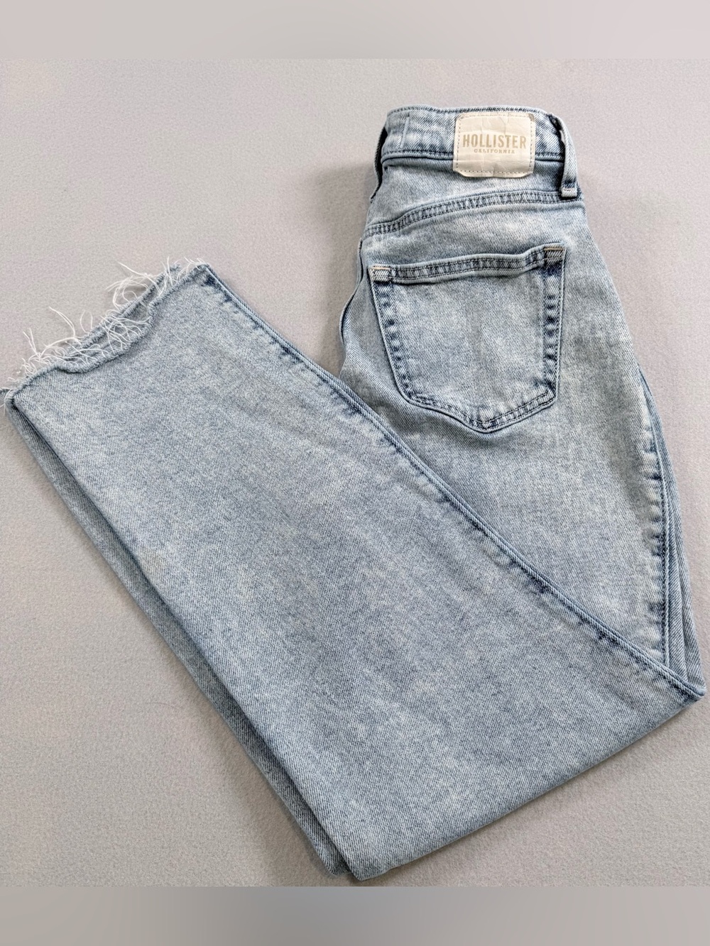 Hollister Curvy High Rise Vintage Straight Jeans Raw Hem